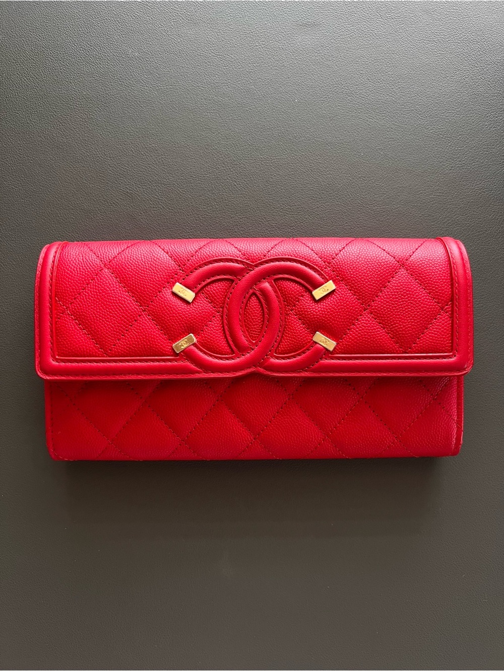 NEW Chanel Caviar Quilted Large CC Filigree Gusset Flap Wallet Red w/ Gold HW